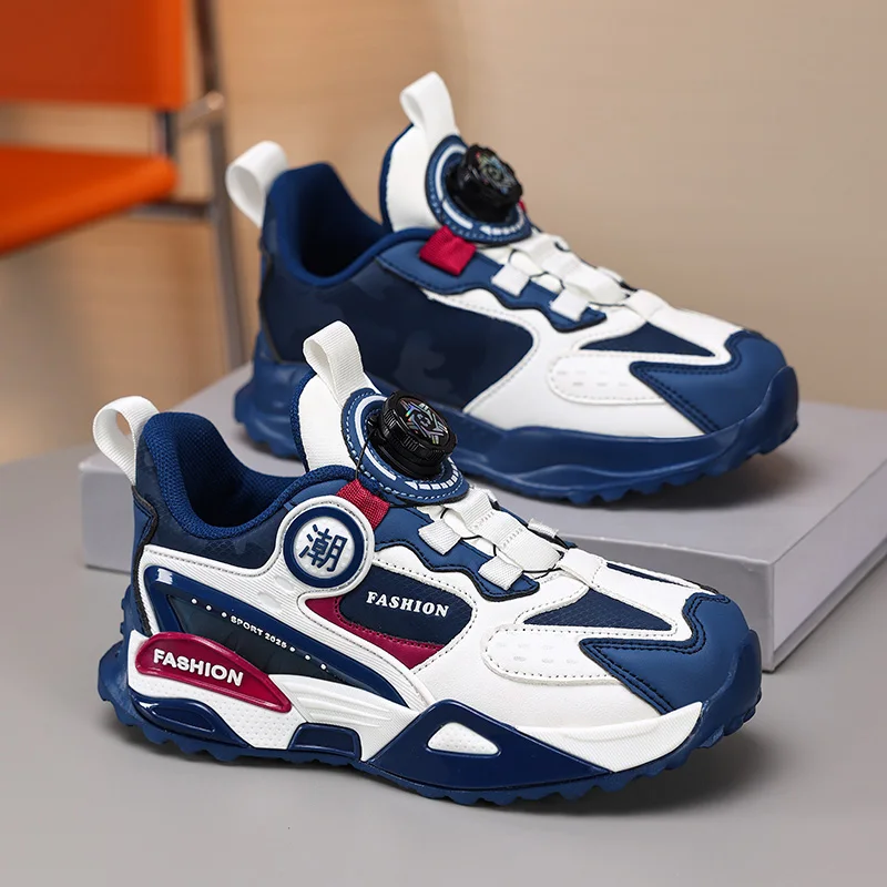 A pair of kids twist lock casual trainers, fashion letter print, thick wear-resistant outsole student outdoor footwear TL-Z2506