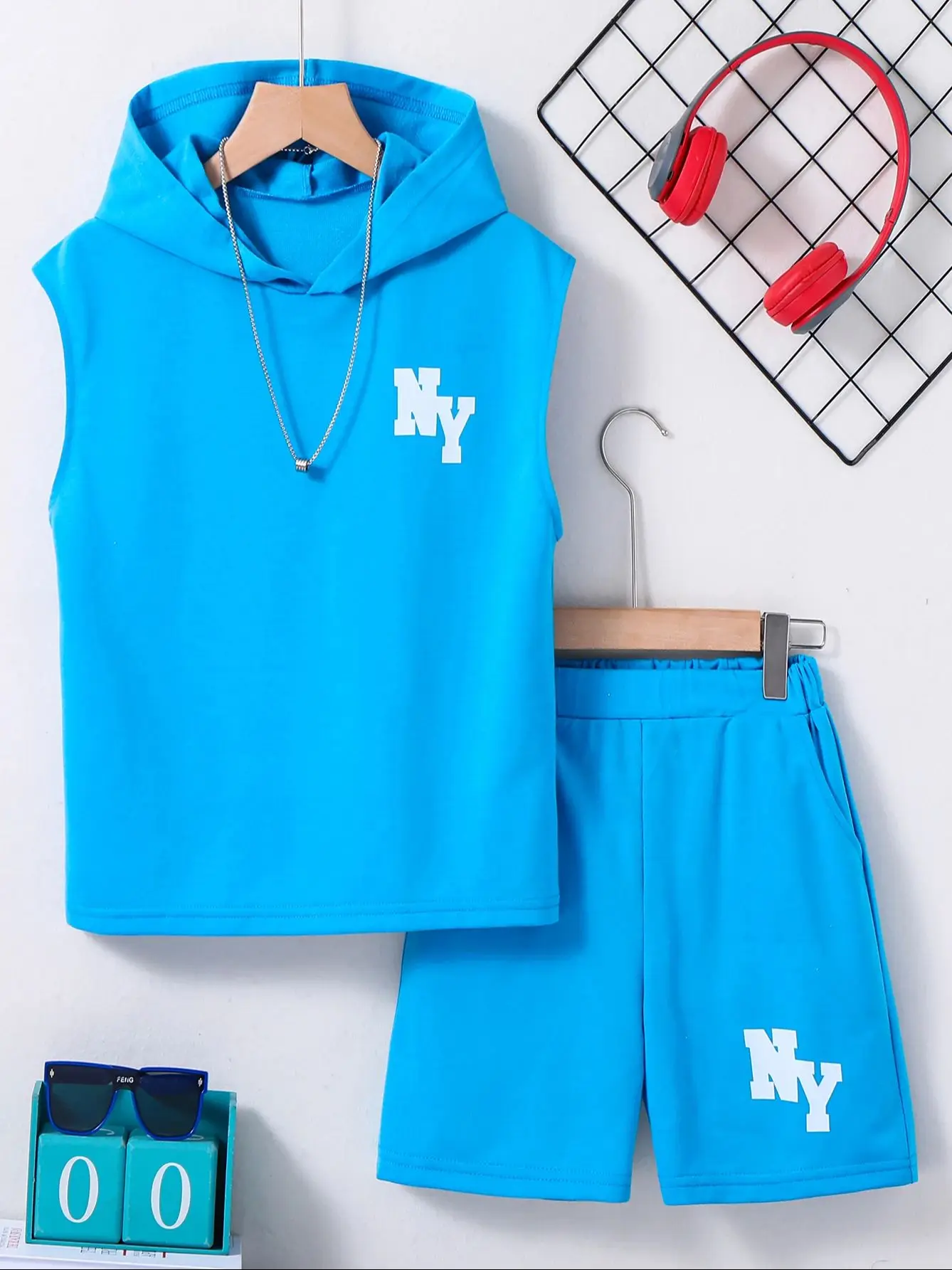 2-Piece Set of Fashionable Sleeveless Letters for Boys and Girls Ny Printed Sweatshirt Set with Breathable Shorts Suitable for Outdoor Wear Sports