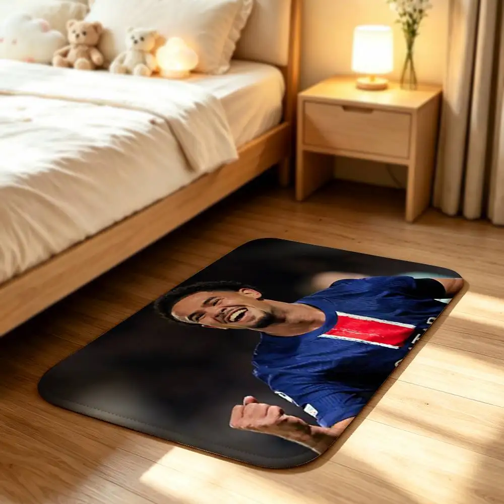 W-Warren Zaire-Emery Football 33 Short Plush Rug Carpet mat Machine Washable Soft Comfortable Anti‑Slip Floor Mat Home Decor