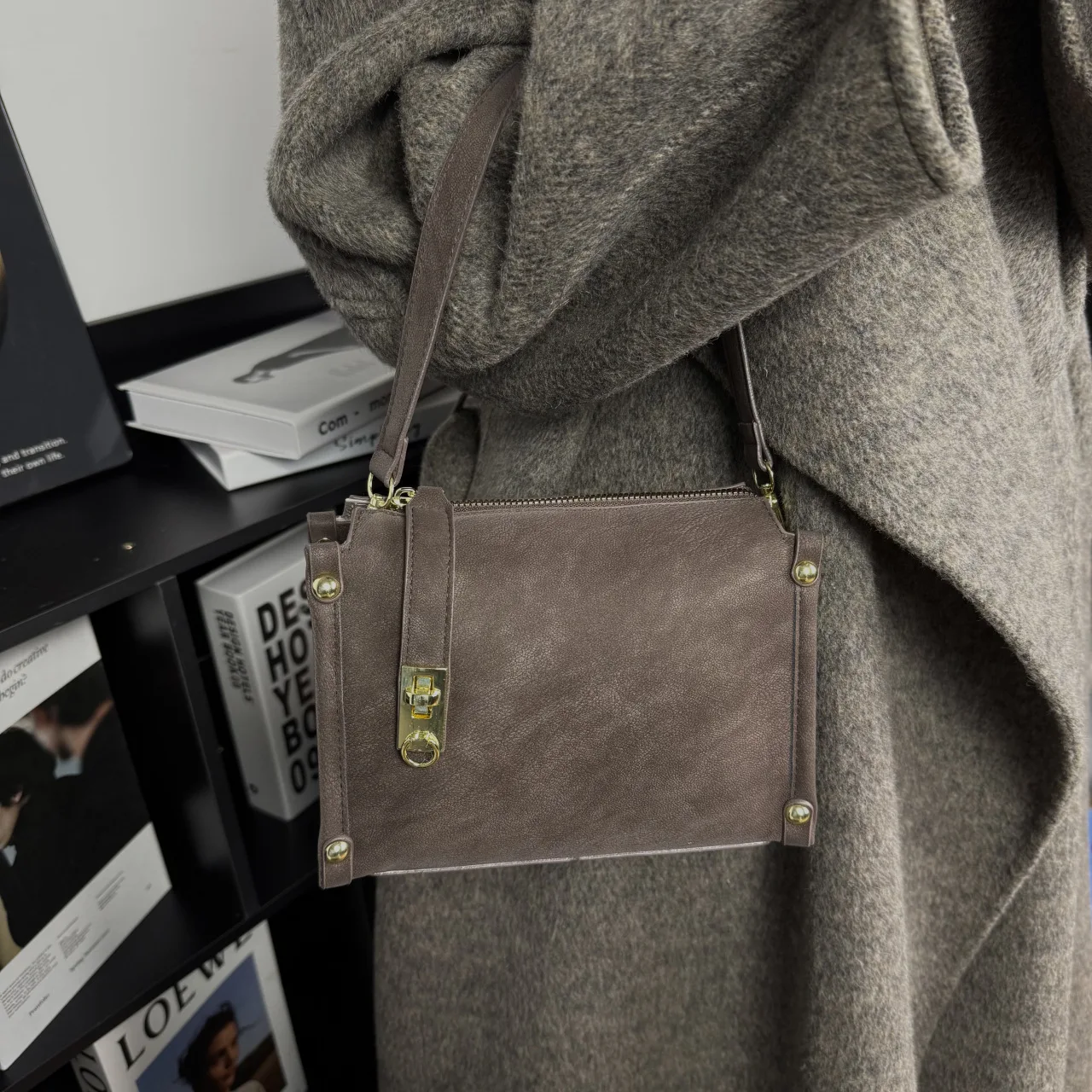 

Весна 2026: Новая мини-сумка-бокс для женщин – шикарная, простая, дизайнерская, на плечо, через плечо, модная, уникальная, элегантная, на каждый день