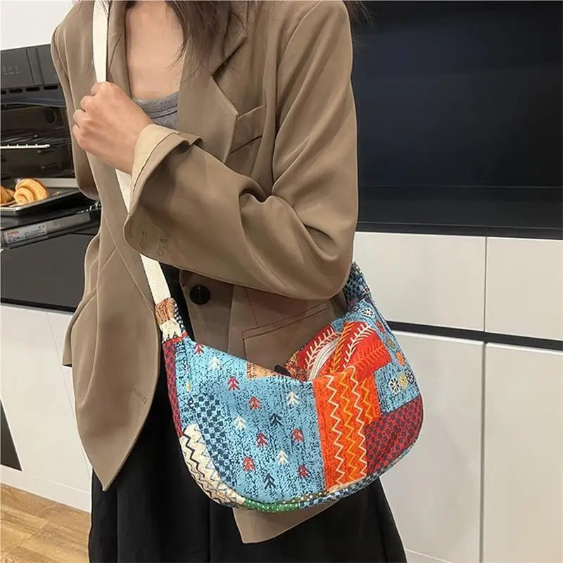

Trendy Simple Ethnic Style Patchwork High Capacity Shoulder Bag Student Tote Bag Casual Crossbody Bag Women Fashion Commuter Bag