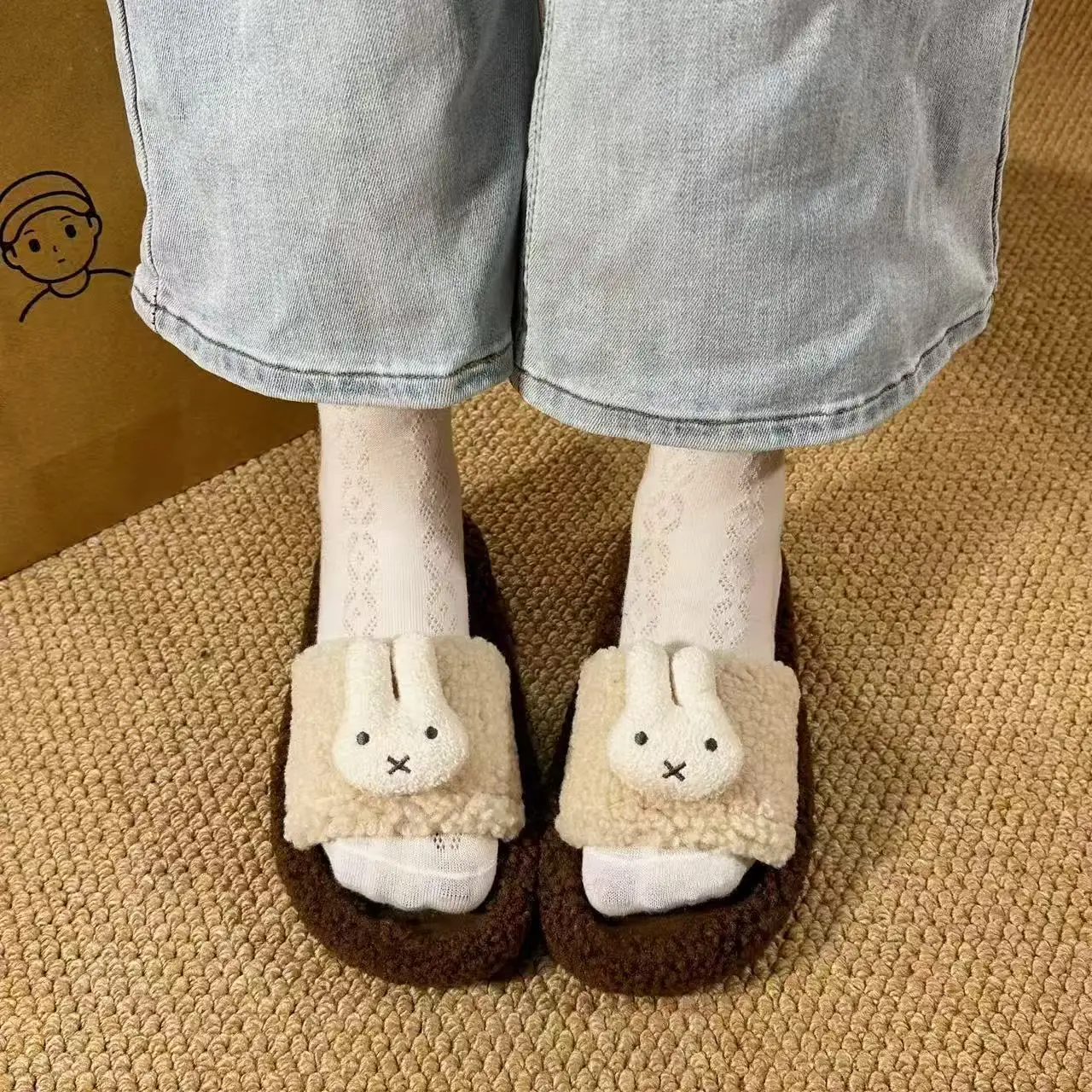 Pantoufles en peluche Miffy pour femmes, lapin de dessin animé mignon, diapositives chaudes et douces pour dames, pantoufles de chambre confortables et floues pour l'hiver