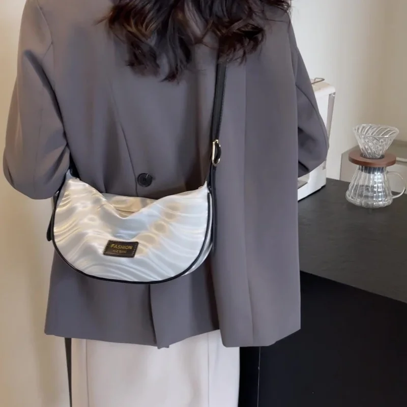 

High Quality Luxury Crossbody Bag – Designer Inspired Fashion Shoulder Bag for Women 2025, Compact and Versatile