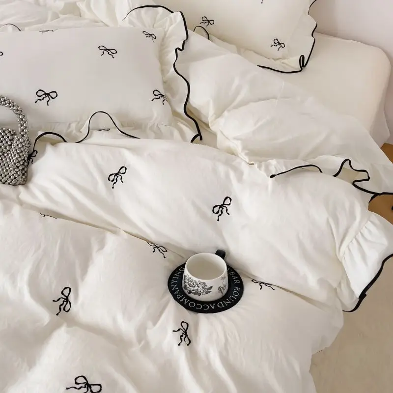 

3pcs bow embroidery Bedding set ruffles Duvet Cover Set (1*Duvet Cover + 2*Pillowcase, Without Core)for bedroom guest room