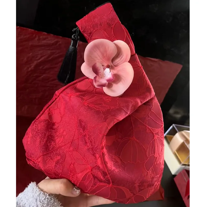 

Сумка на запястье с кисточками в китайском стиле, с вышивкой, подвеской-кисточкой, для Ханьфу, свадебная сумочка, аксессуар для чонсама, из имитации шелка, подарочный мешочек