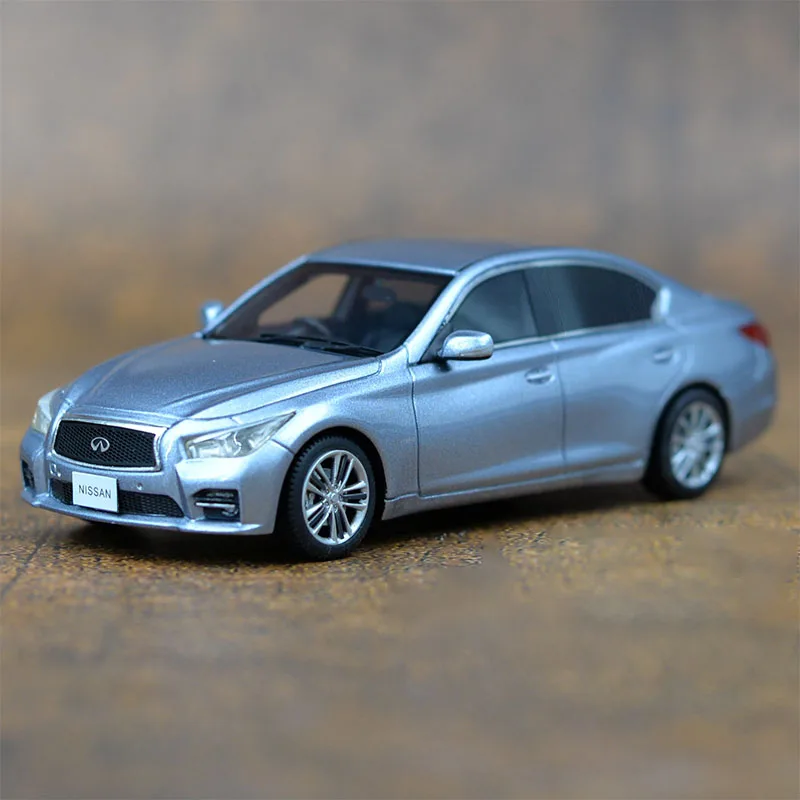 1/43 Scale Nissan 350GT Hybrid SP Infinite Q50 Simulation Resin Car Model Static Display Collectible Gift Ornament Souvenir Toy