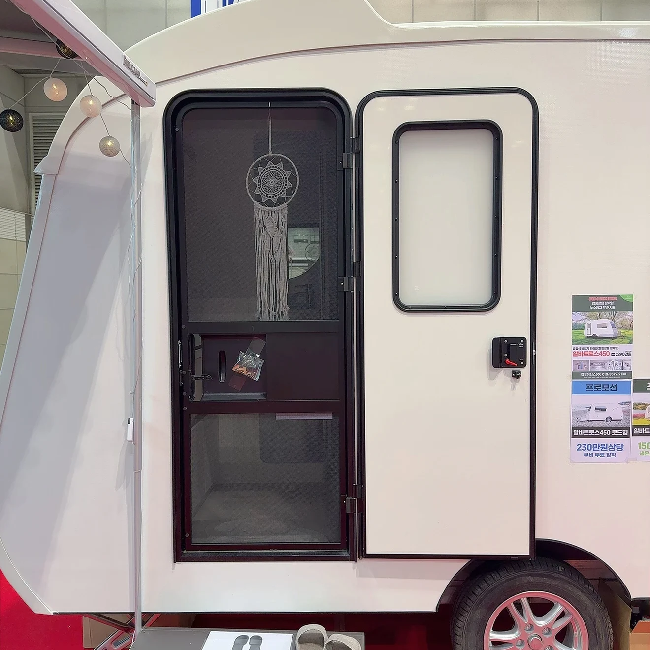 

Single-Point Lock Caravan Door With Insect Screen Aluminum Frame For RV Christmas Discount