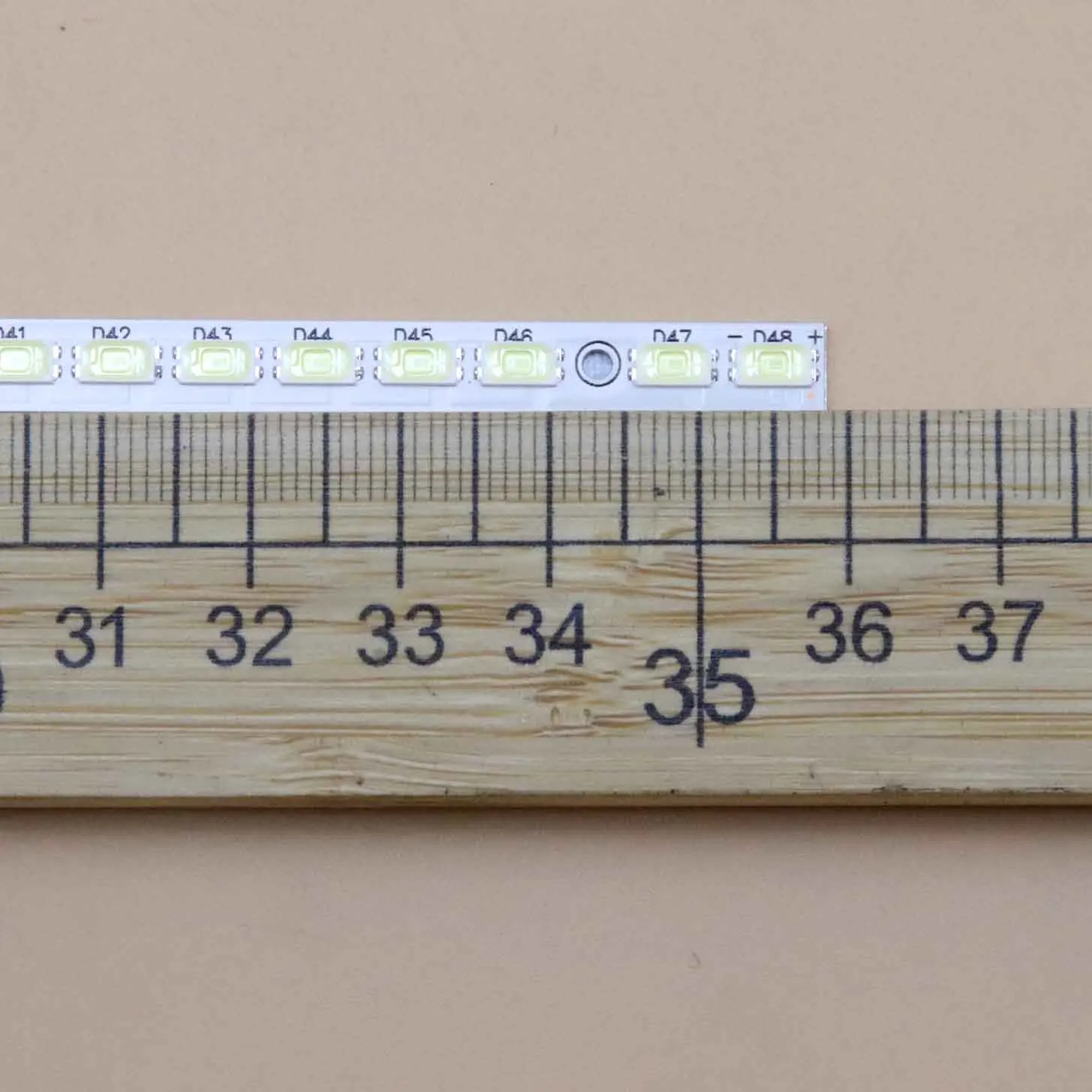 Kits TV's Illumination Bars For Skyworth 55E65SG Backlight Strip V546H1-LS2-TLEM4/TREM4 Array Bands For Konka LED55IS95D Tapes