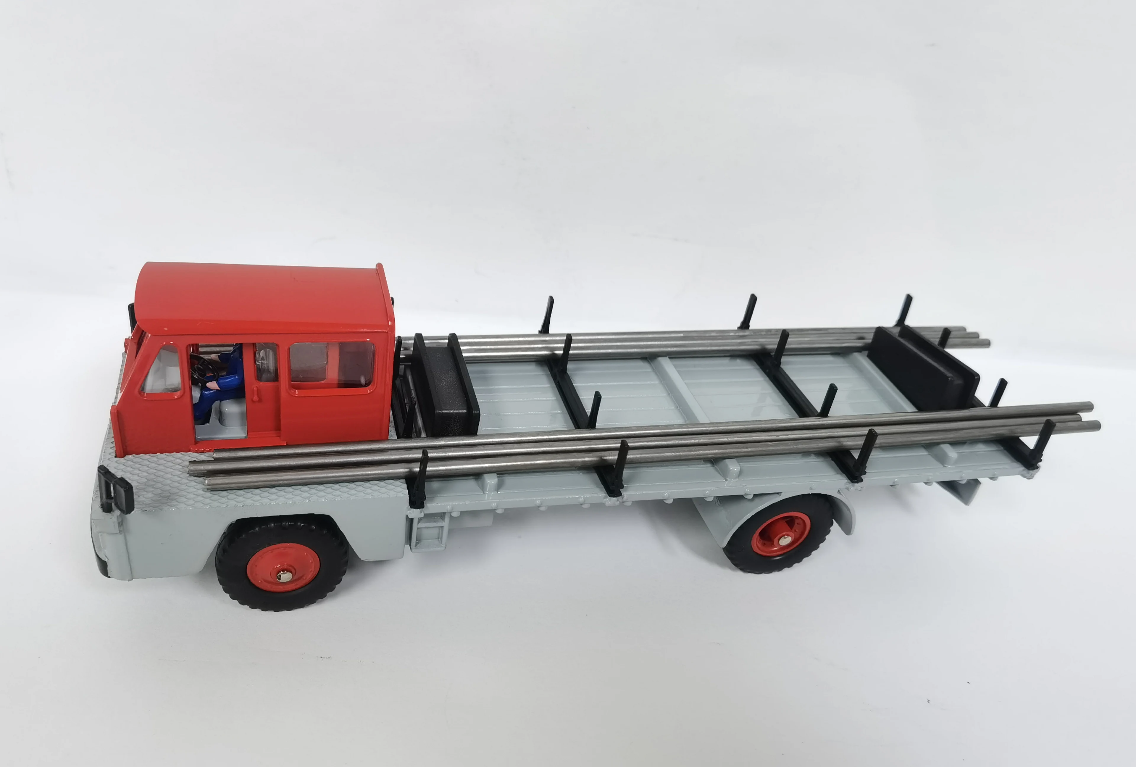 

Car Model 1/43 Dinky Toys Camion saviem porte-fer 885 For collection