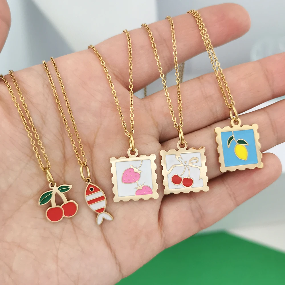 QMHJE Anhänger Halskette Frauen Edelstahl Erdbeere Kirsche Fisch Zitrone Schlanke Kette Halsband Gold Farbe Wasserdicht Großhandel – Detail 2