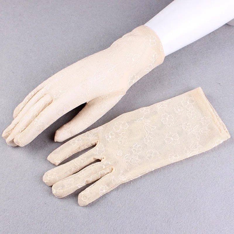 Fashion Women's Flower Lace Gloves Thin Sunscreen Female Short Party Hollow-Out Mittens Summer Work Gloves