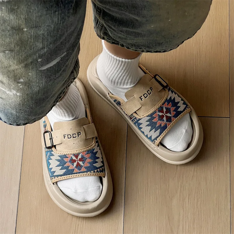 

Летняя пляжная обувь 2024, модные тапочки, мужская обувь ручной работы, домашние и уличные дышащие сандалии, кожаная обувь на плоской подошве, размер 38-44