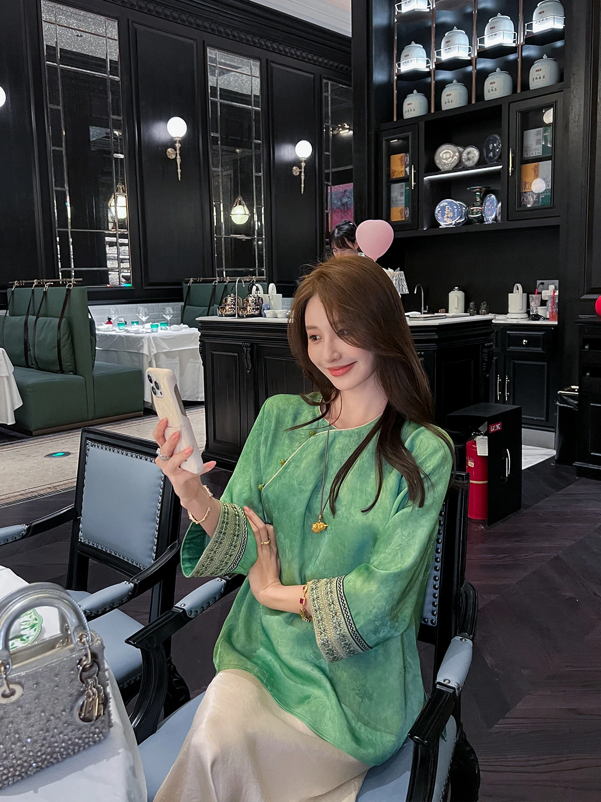 

Новый китайский шелковый вышитый Angle irt женский круглый топ с бисером весна-лето дизайн Sense Commute Sle свободный крой