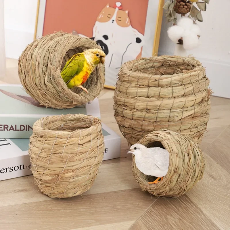 

Hand Woven Straw Chicken Nest Bird Nest Bird Cage Quail Hatching Nest Can Be Hung for Landscaping Warmth Bird House Parrot Nest