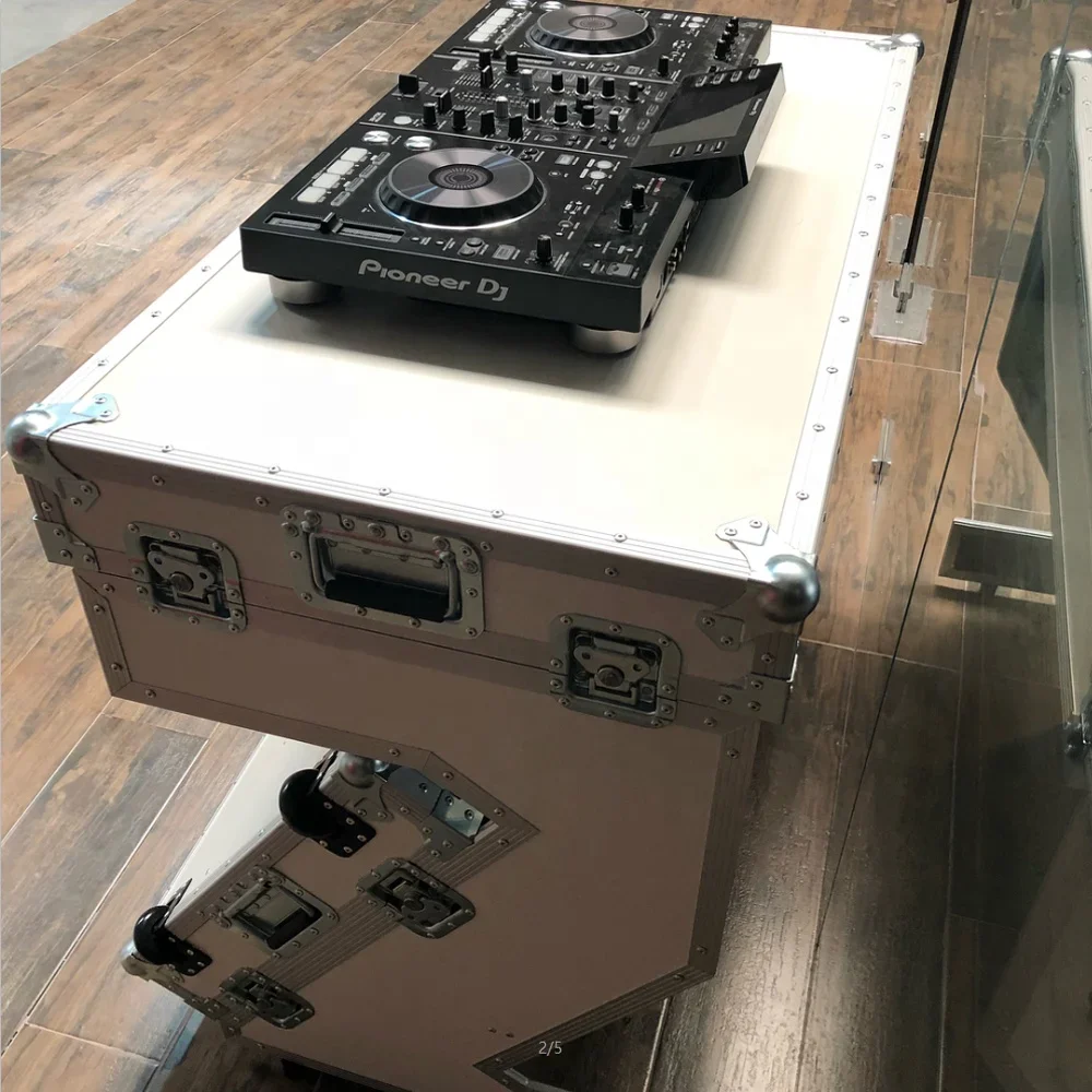 Desktop folding workstation DJ usage