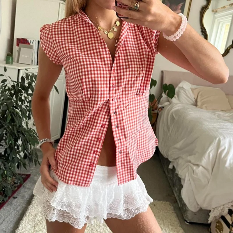 Women Y2k Gingham Short Sleeve Button Down Shirts Coquette V Neck Collared Crop Top Vintage Slim Fit Going Out Blouse Streetwear