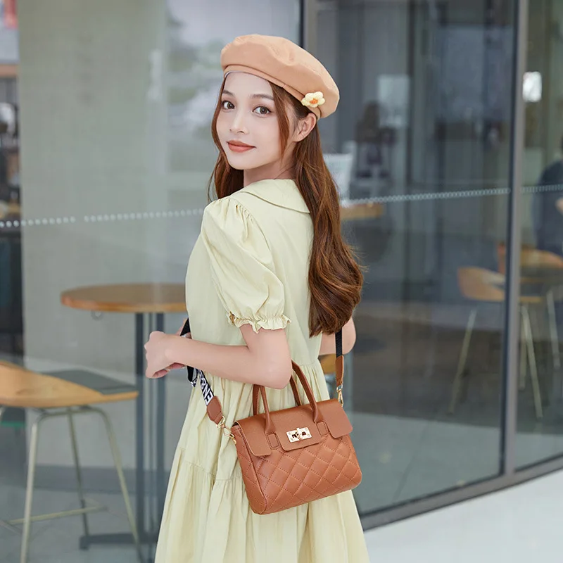 Trendy Handbag Fashion Versatile Lock Chain Lingge Embroidered Shoulder Bag Small Square Bag bags for women