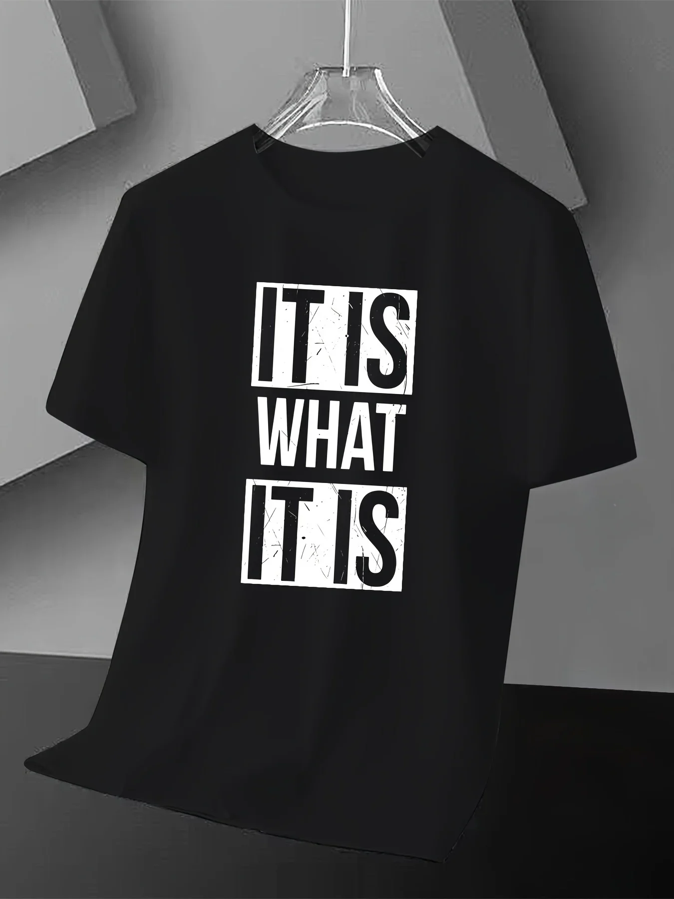 تي شيرت كاجوال صيفي للرجال مصنوع من القطن الخالص بنسبة 100% تي شيرت عصري بأكمام قصيرة مطبوع عليه حروف. إنه ما هو