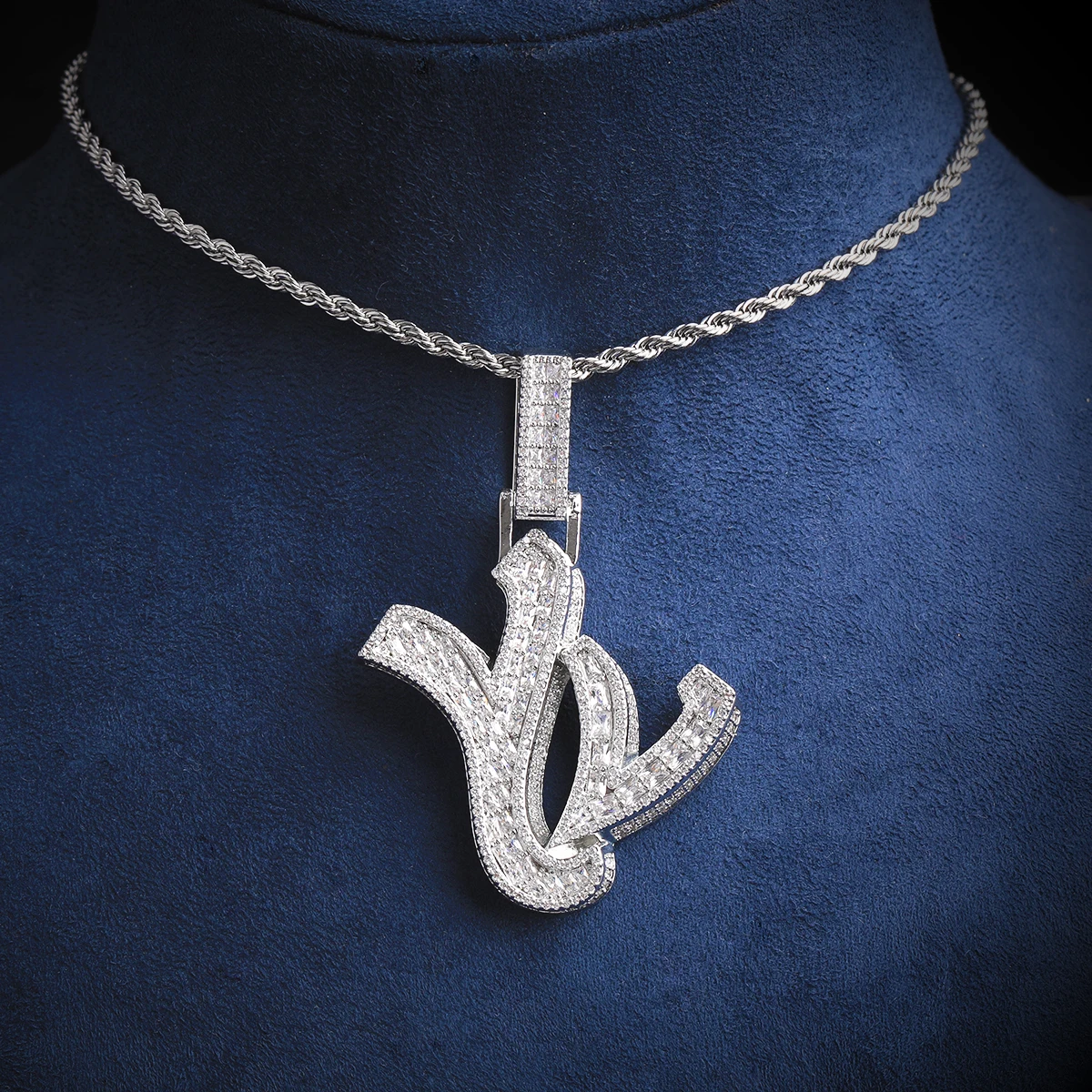 Bubble Letter Iced Out YV Necklace Pendant for Men 5A Cubic Zirconia Real Gold Plated Hip Hop Jewelry