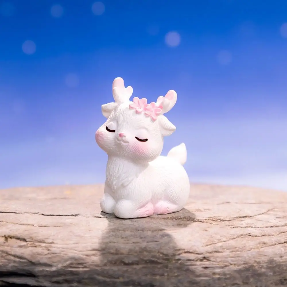 Decorative Mini Pink Deer Statue Cute Pink Deer Miniatures Pink Deer Micro Landscape Resin Fruit Baskets Statue Micro Landscape