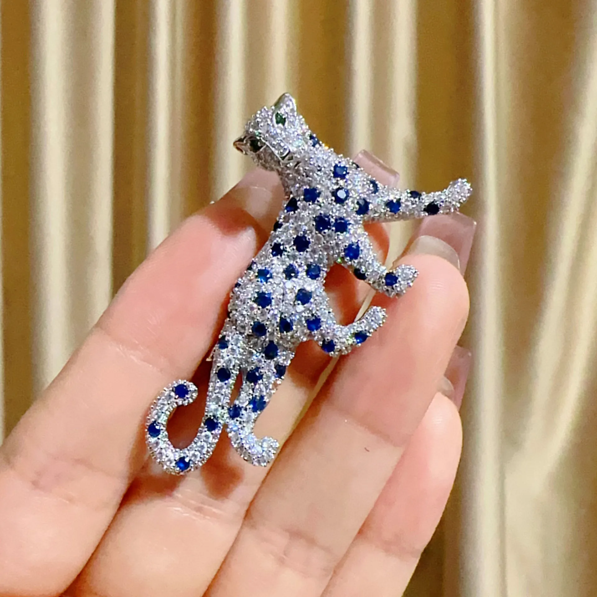 European Fashion Personality Animal Leopard Brooches for Men Retro Luxury Micro Zircon Corsage Coat Exquisite Accessories Pin