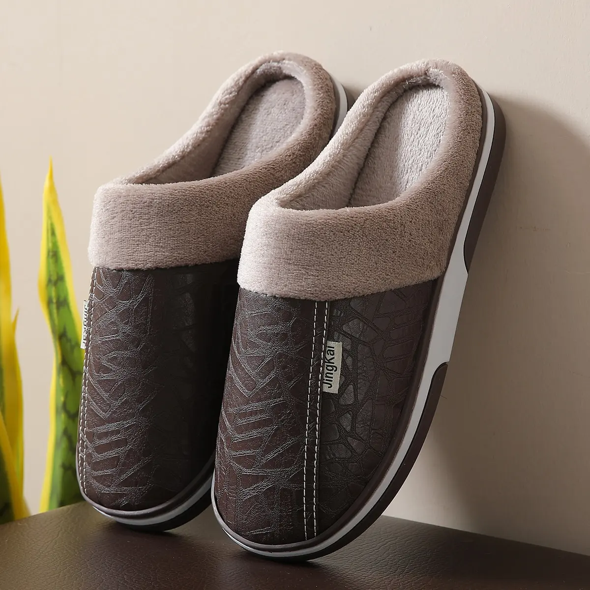 Concise Winter Warm Men\'s Plush slippers Home Indoor Non-slip PU Leather Upper Waterproof House Slides Leisure Male Cotton shoes