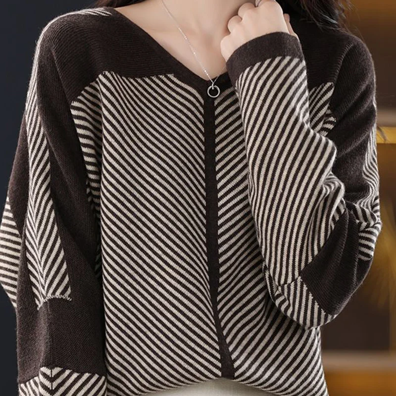 Striped Sweater Ladies V-neck Top Tee Autumn Winter New Patchwork Batwing Sleeve Loose Knitting Pullovers Women Clothes Top Tee