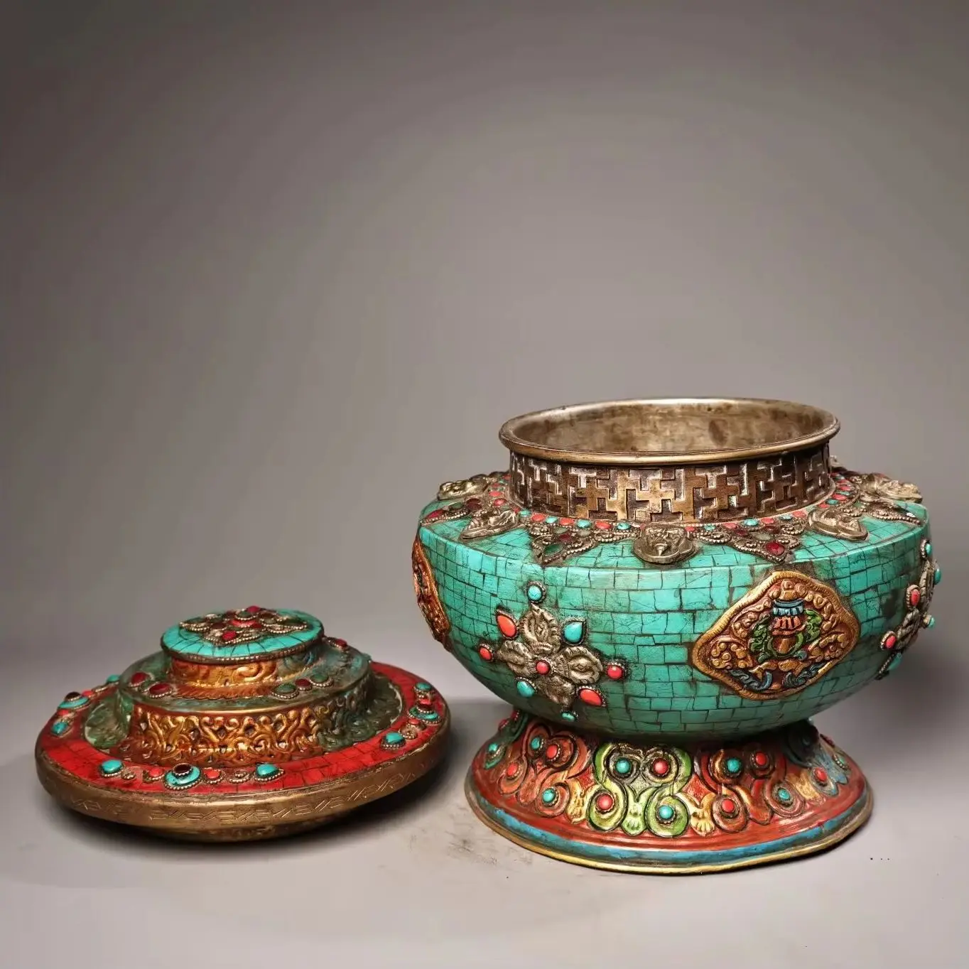 

10"Tibetan Temple Collection Old Bronze Painted Outline in gold Mosaic Gem Turquoise Eight Treasures Buddha Jar Worship Hall