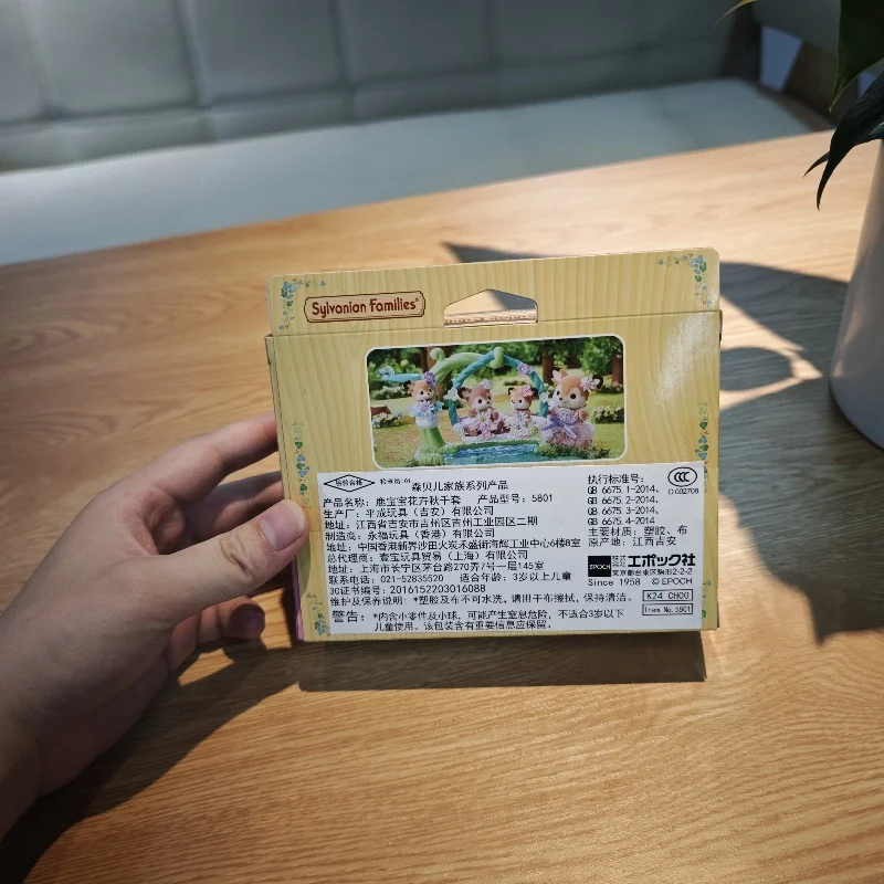 Sylvanian Families Calico Critters Mädchen Kinderspielzeug Miniatur Anime Figur Puppe Kinderspielzeug Geschenk Hirschbabys Blumenschaukelset