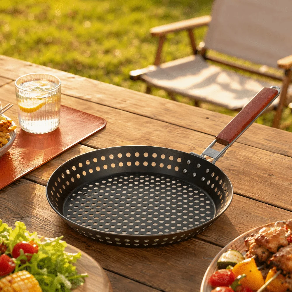 Folding Non Stick Grilling Skillet Round Wooden Handle Barbecue Plate Heat Resistant Hollow Outdoor Grill Topper Hiking Cooking