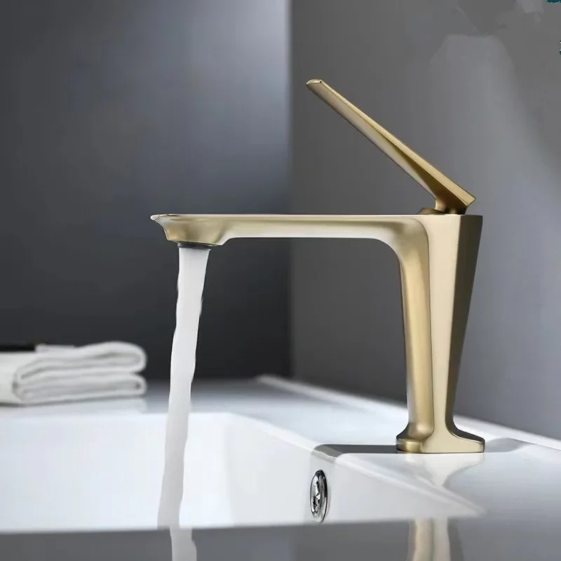 

Rose Gold Bathroom Faucet Brushed Gold Basin Hot and Cold Black Sink Deck Mounted Toilet Mixer Water Tap