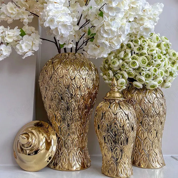 European Classical Large Ceramic Vase Luxury Modern Golden Vases Living Room Decoration Hedgehog Relief Plant Pots Decorative