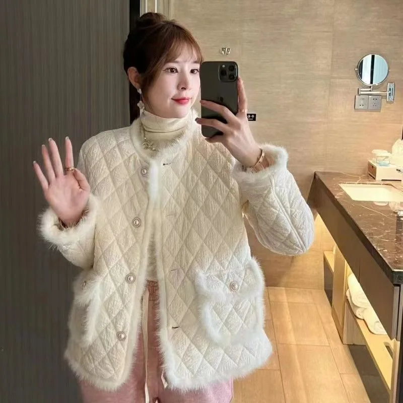 

Cotton Padded Thick Cotton Jacket for Women in Winter 2025 New Plush Splicing Diamond Grid Temperament Cardigan Jacket