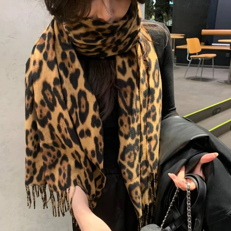 2024 Hot Selling Leopard Print Women\'s Scarf Universal Cold resistant Warm Scarf Elegant Luxury Women\'s High Quality Scarf