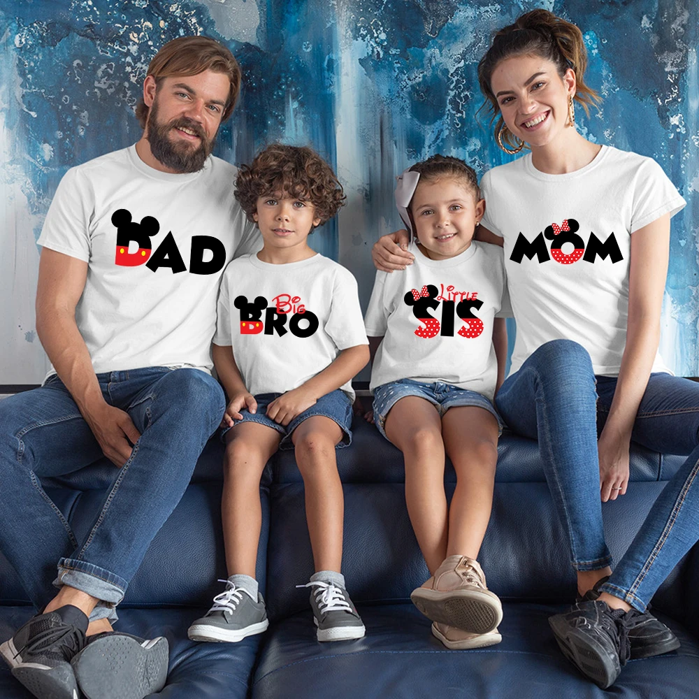 Disney Cartoon Men Tops Family Mickey Mouse Women T Shirt Dad Mom Son Daughter Clothing Fashion Bro Sis Summer Family T-shirts