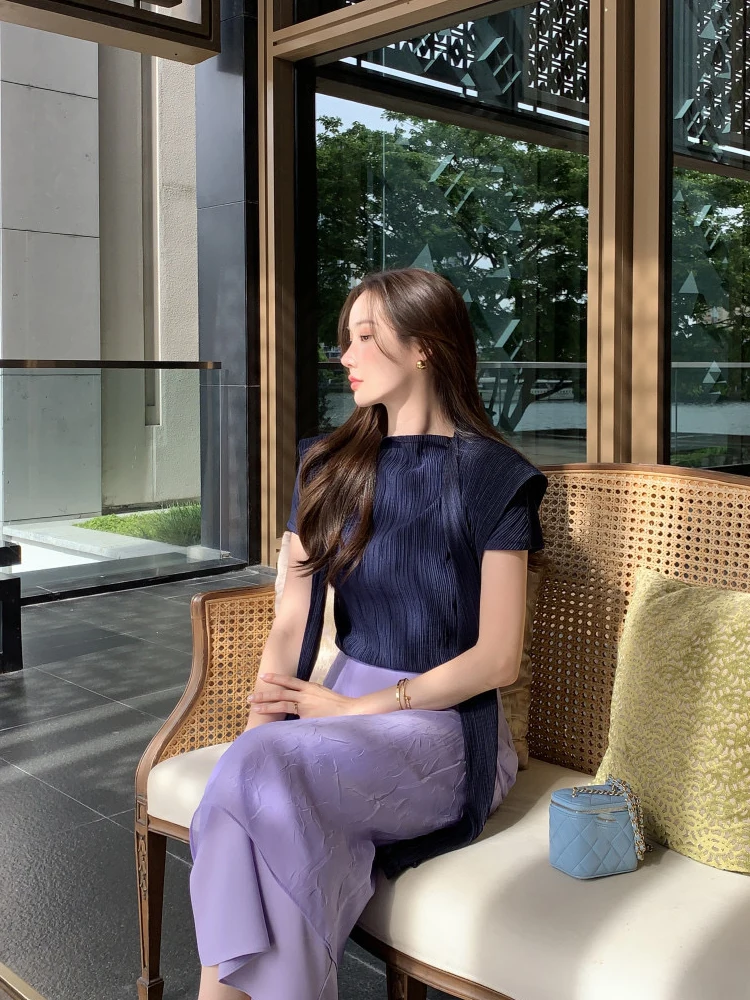 

Корейская женская футболка Sle, лето 2024, новый дизайн Ele, белый топ, комплект из двух предметов, облегающий круглый комплект Ne ort Sve