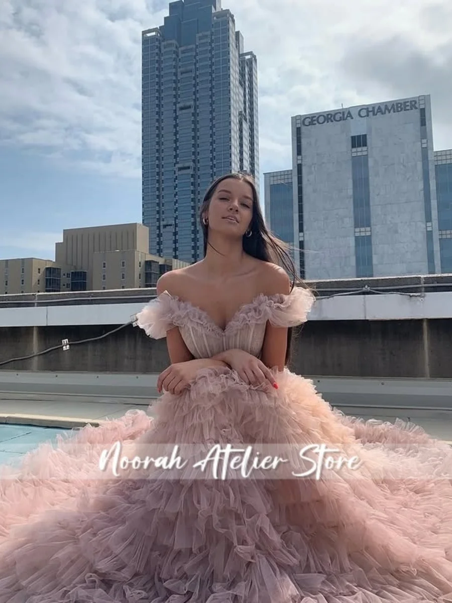 Gradient Aline ปิดไหล่ Elegant Tiered Tulle อาหรับชุดราตรีชุดแต่งงานดูไบ 2025 ที่กําหนดเอง