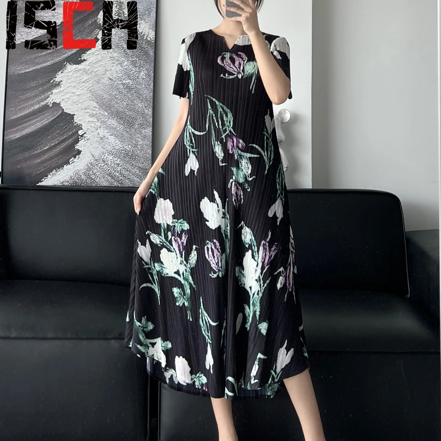 

Pleats Pleated Dress 2024 Summer Round Neck Short-sleeved Pleated Skirt Women's Printed Long Dress Temperament Commuter Dresses