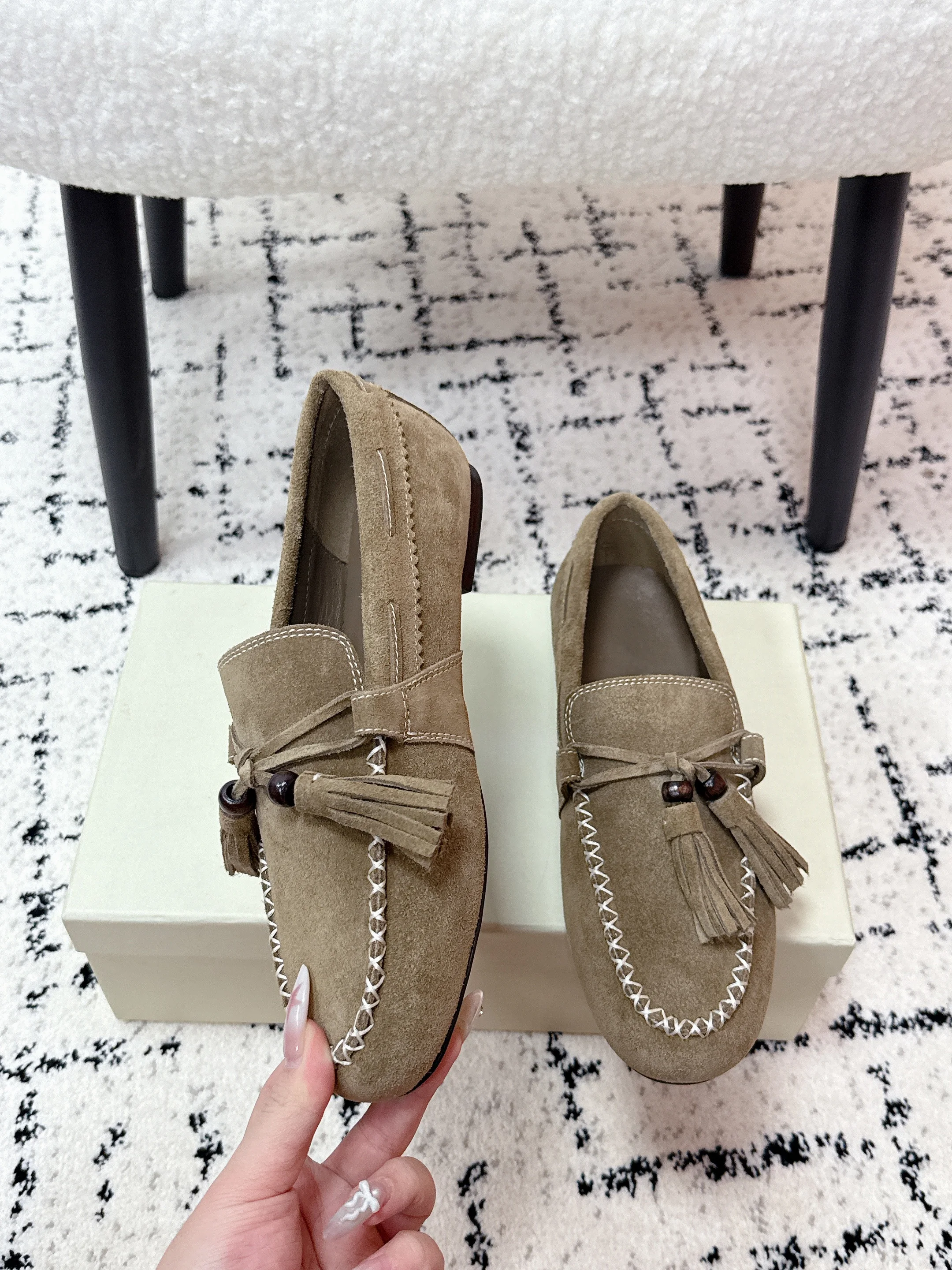 حذاء بدون كعب مسطح مهدب بسيط جديد لعام 2025، نسيج ناعم، تصميم رائع، سهل الارتداء والخلع #4