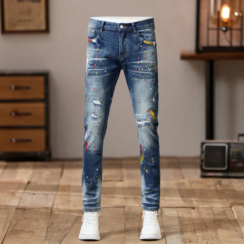 Jean bleu rétro imprimé peinture à l'encre pour hommes, trou déchiré, nouveau pantalon américain slim fit à petites jambes, 2025