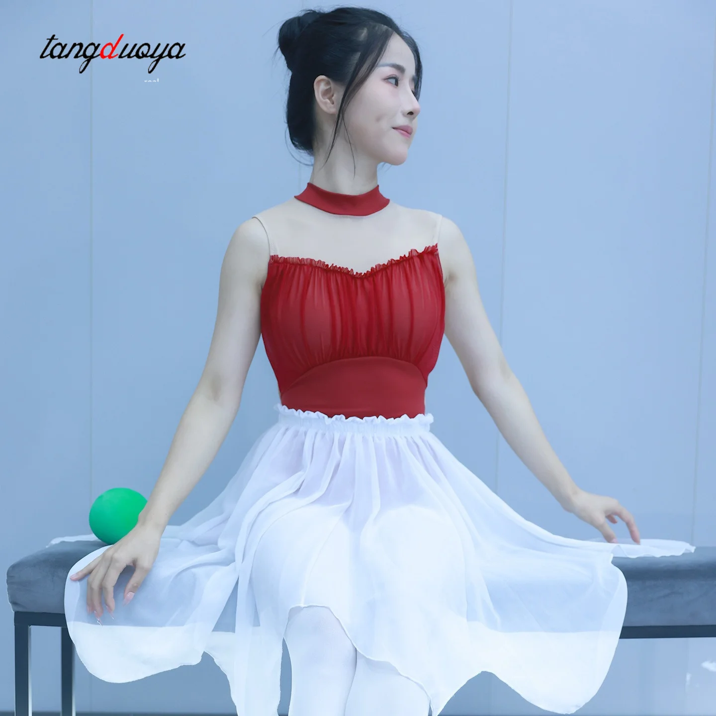 

Танцевальные комбинезоны, цельные тренировочные костюмы, женская летняя одежда для фитнеса, балетные костюмы, одежда для художественной гимнастики.