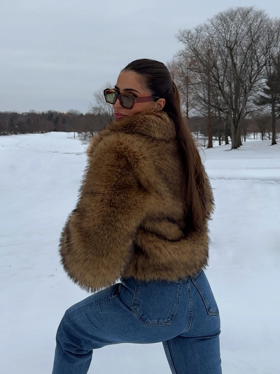 الغوغاء زوجة اللون الطبيعي المحاصيل أشعث معطف المرأة الشتاء الفراء سترة سستة بدوره إلى أسفل طوق طويلة الأكمام الشارع الشهير الزي مذهل