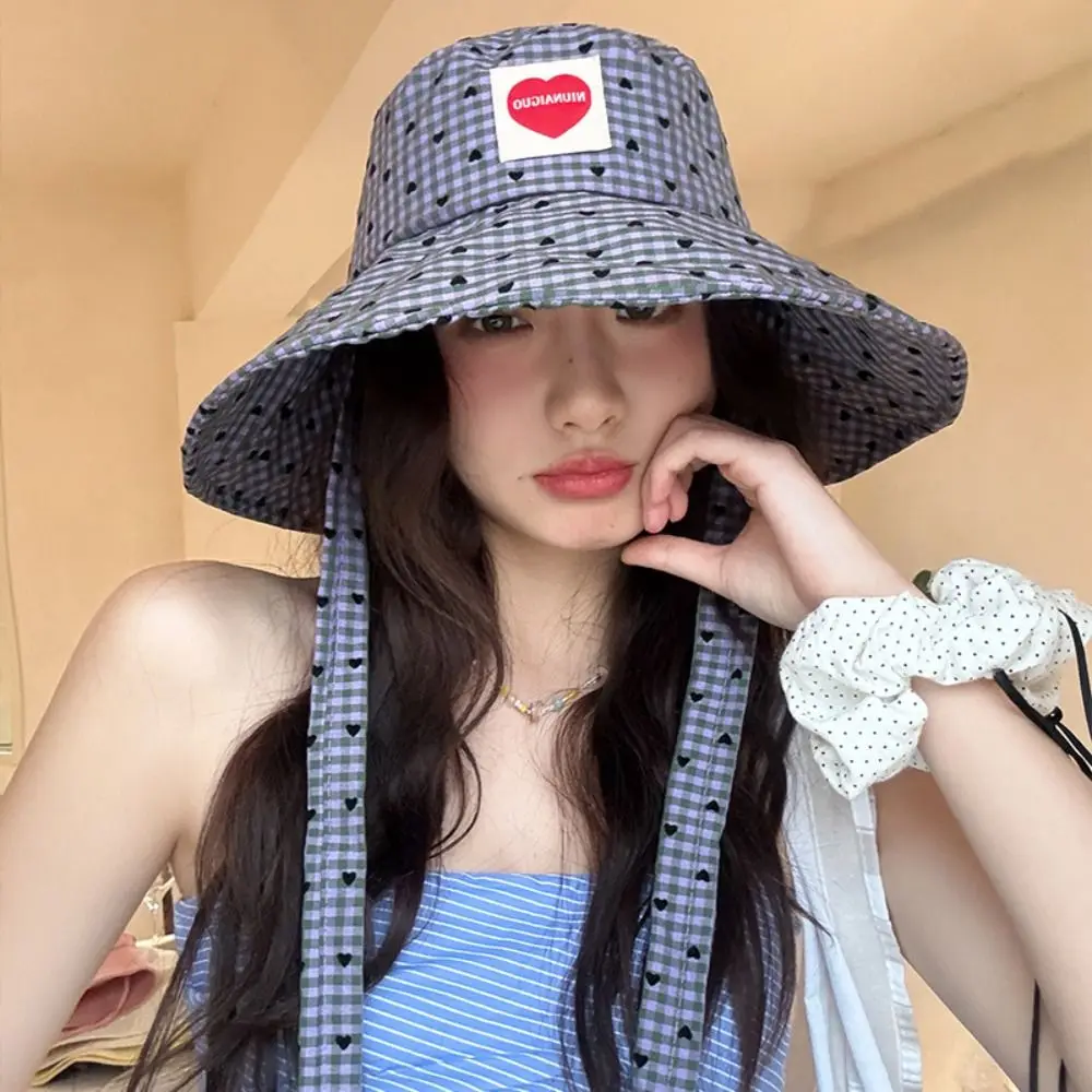 

Sun Protection Hiking Fisherman Hat Lace Up Big Brim Plaid Hiking Cap Sunscreen Small Lattice Heart Printed Bucket Hat Fishing