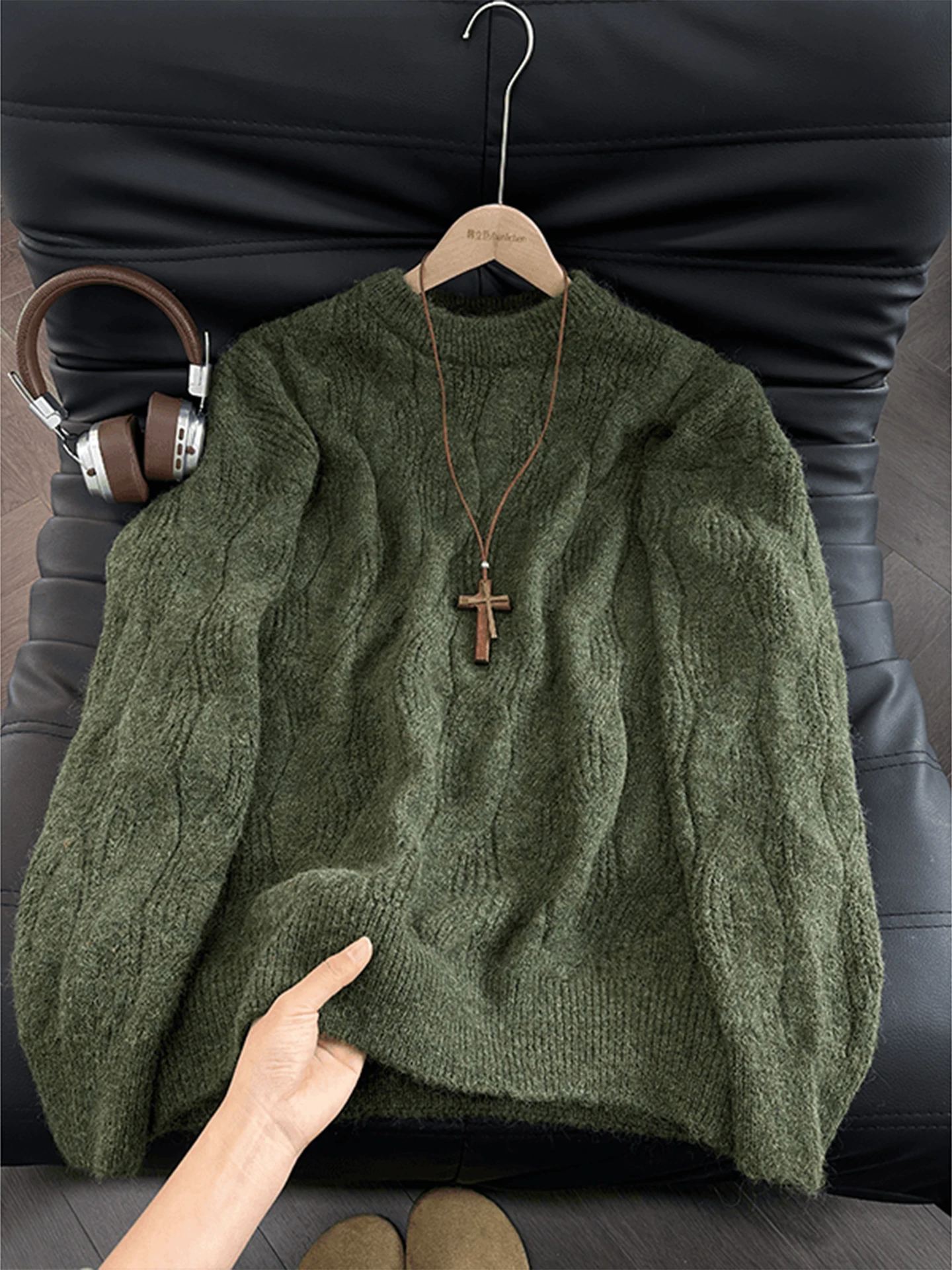 

Korean Artistic Sle Thiened Loose Knitted Sweater Women's Autumn Winter Warm Soft Head over Footwear Pure Color round Ne