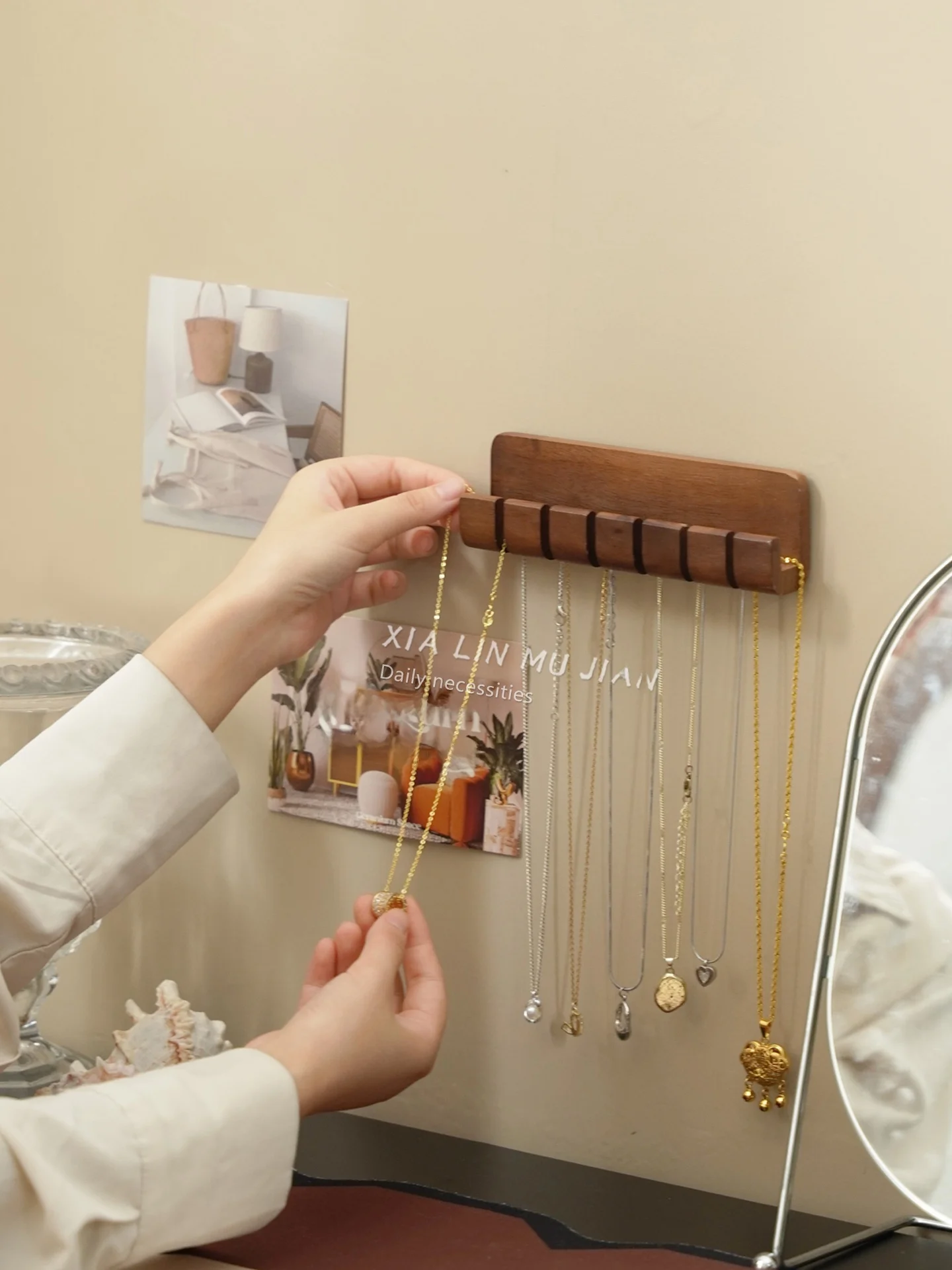 

Wooden Jewelry Storage Rack Wall Mounted No Drilling Required Anti-Tangle Display Stand Vintage Style for Everyone