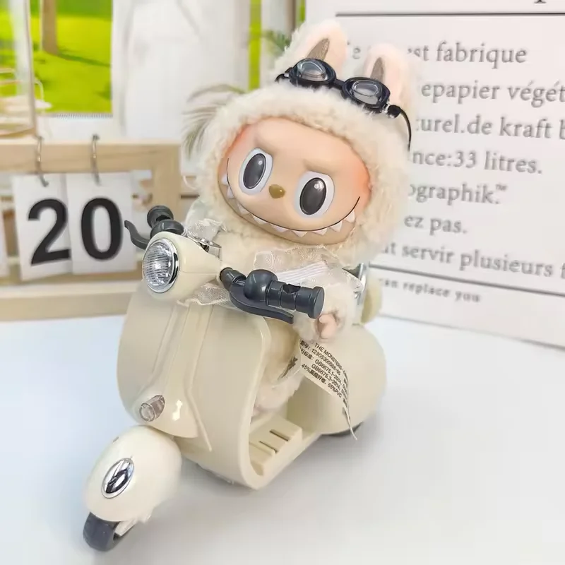 

Новая миниатюрная электрическая игрушка-мотоцикл для кукол Labubu: забавная, милая игрушка с подсветкой, музыкой и вращающимися элементами, миниатюрный подарок ﻿