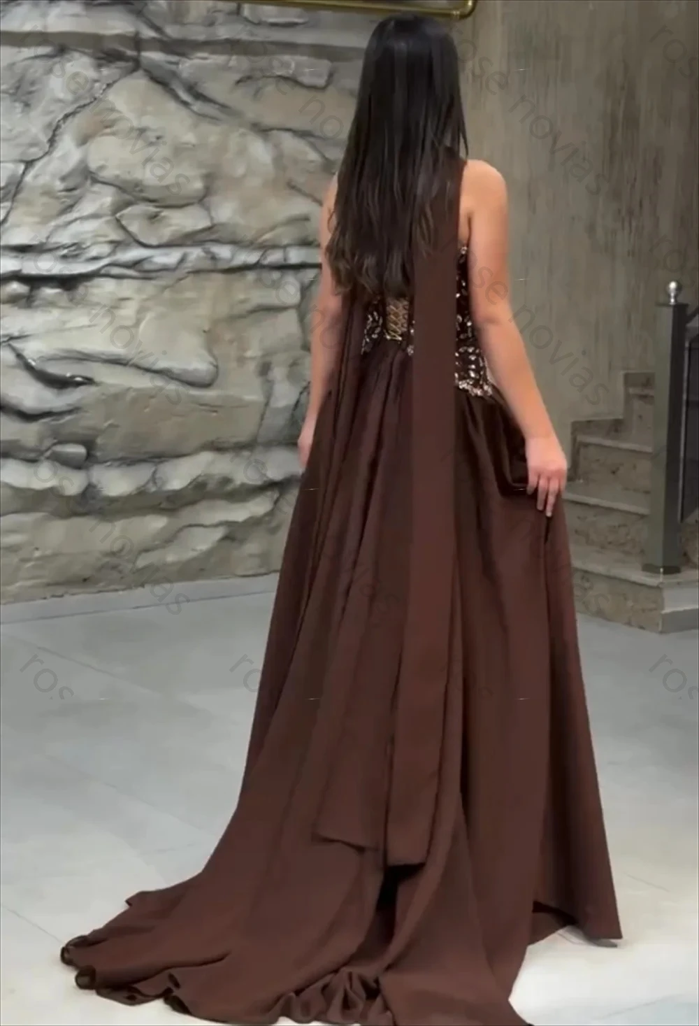 جودة عالية مخصصة الشيفون الطية حجر الراين حمالة فساتين طويلة مخصصة مناسبة حفلة موسيقية المرأة الفاخرة مساء ثوب الحزب