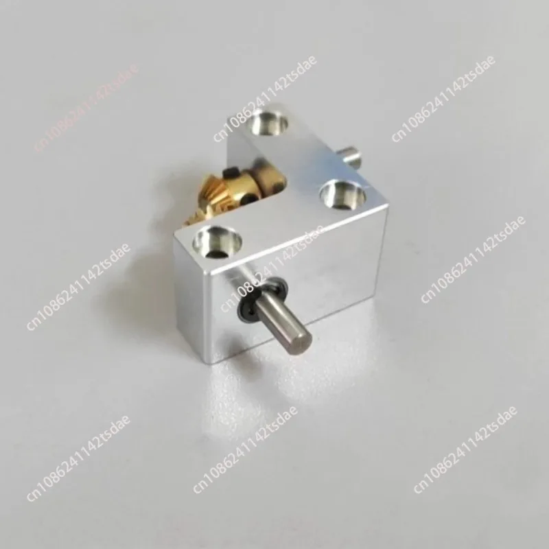 90 degree converter, speed ratio 1:1 small cone bevel gearbox right angle commutator, output shaft diameter 4mm