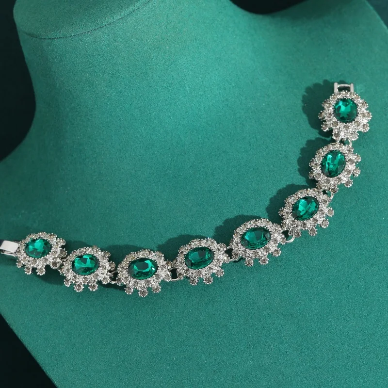 Vintage Oval Crystal Green Bracelets Charm Silver Color 2026 Rhinestone Classic Elegant Wrist Accessories New Jewelry Girlfriend