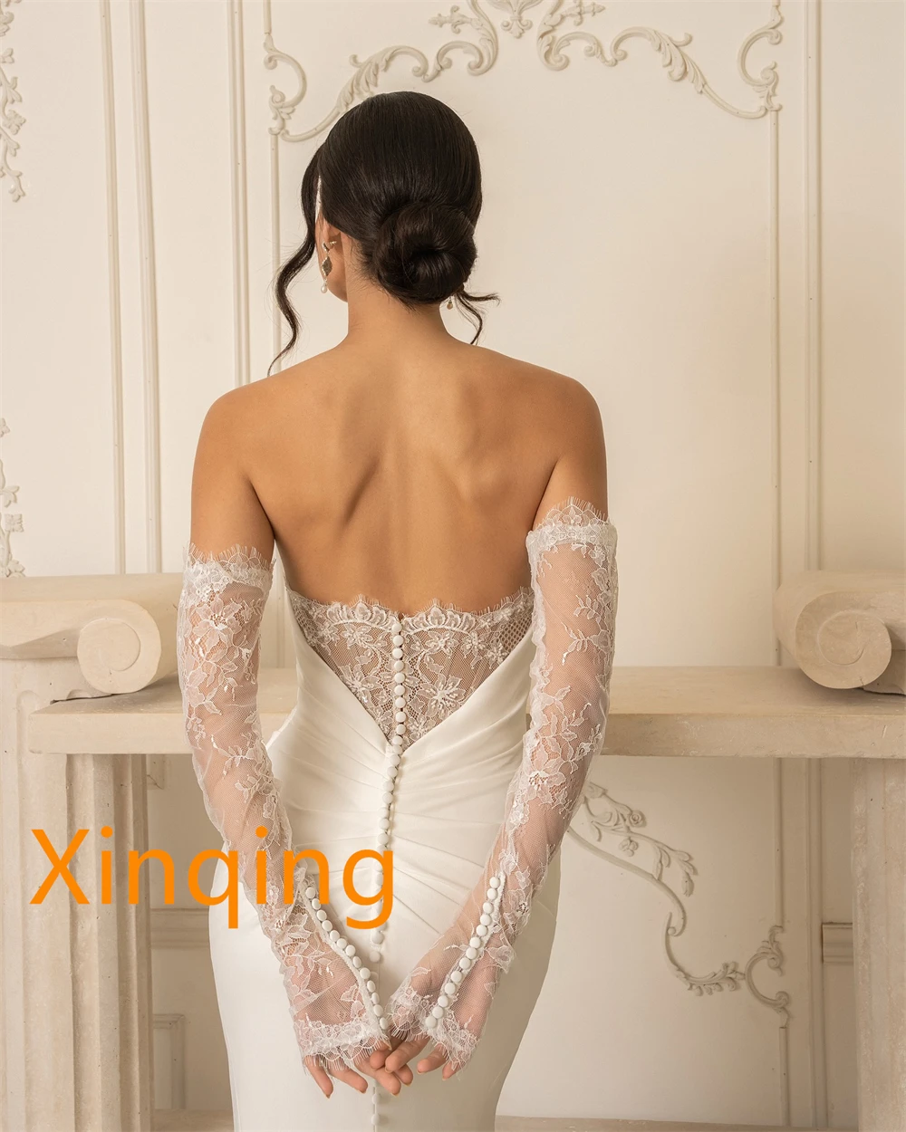 ชุดแต่งงานสีขาวเซ็กซี่แบบกำหนดเอง ชุดแต่งงานงานหนักที่หรูหรา ชุดแต่งงานแบบไม่มีสายหนัง ชุดสำหรับโอกาสพิเศษ